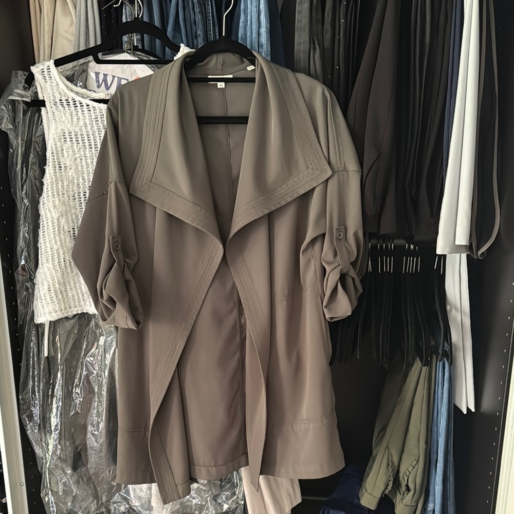 Max Studio Green Trench Coat with Notched Lapels - Picture 6 of 6